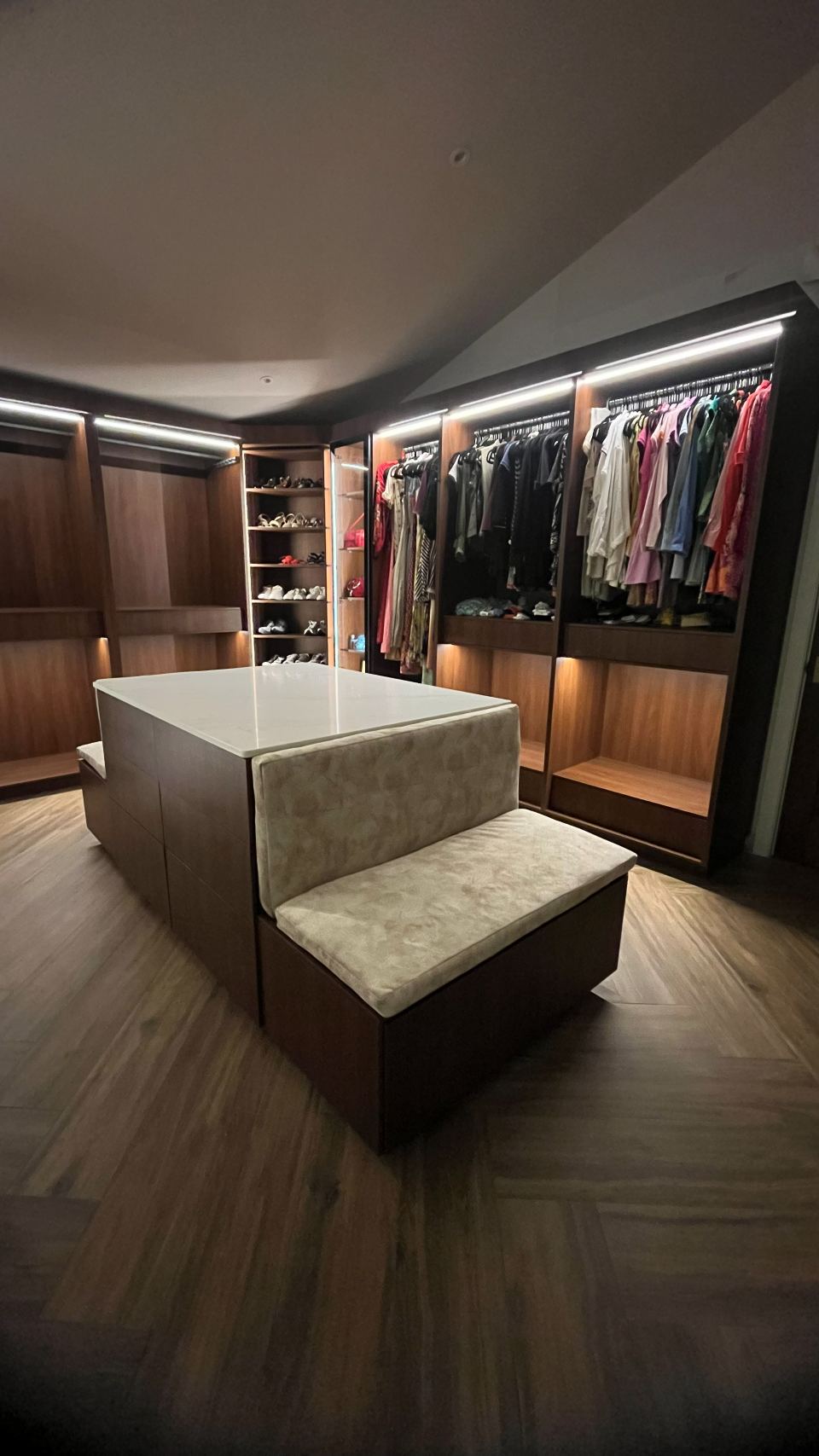 Vestidor LP-E, foto 1 de 4